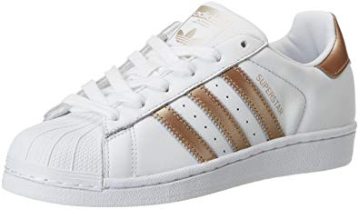 la marque aux 3 bandes adidas superstar